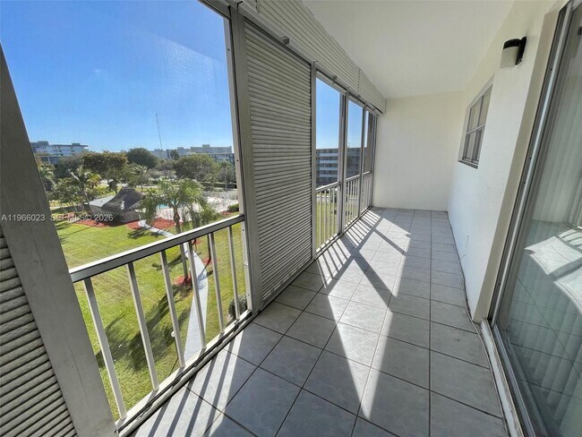 Building Photo - 4700 Washington St