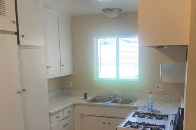 Building Photo - Brookside Apartments