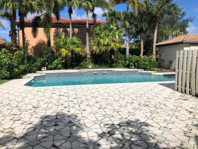 Foto del edificio - 10945 Ravel Ct