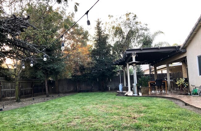 Foto del edificio - 1121 Oak Ave