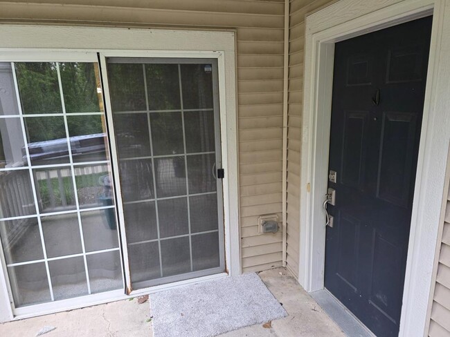 Building Photo - 2250 Aurora Dr