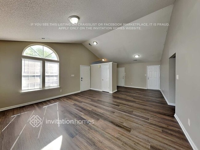 Foto del edificio - 8731 Purple Thistle Ln