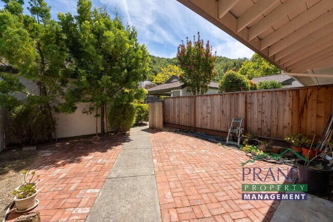 Building Photo - 62 Village Cir