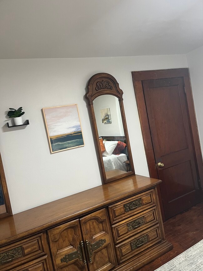 Building Photo - 212 Smith St