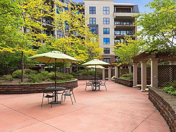 Building Photo - 317 Groveland Ave