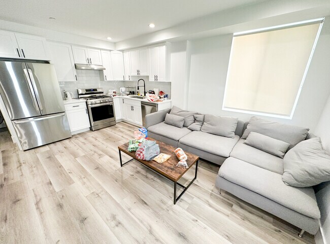 Foto del edificio - 1254 W 37th St