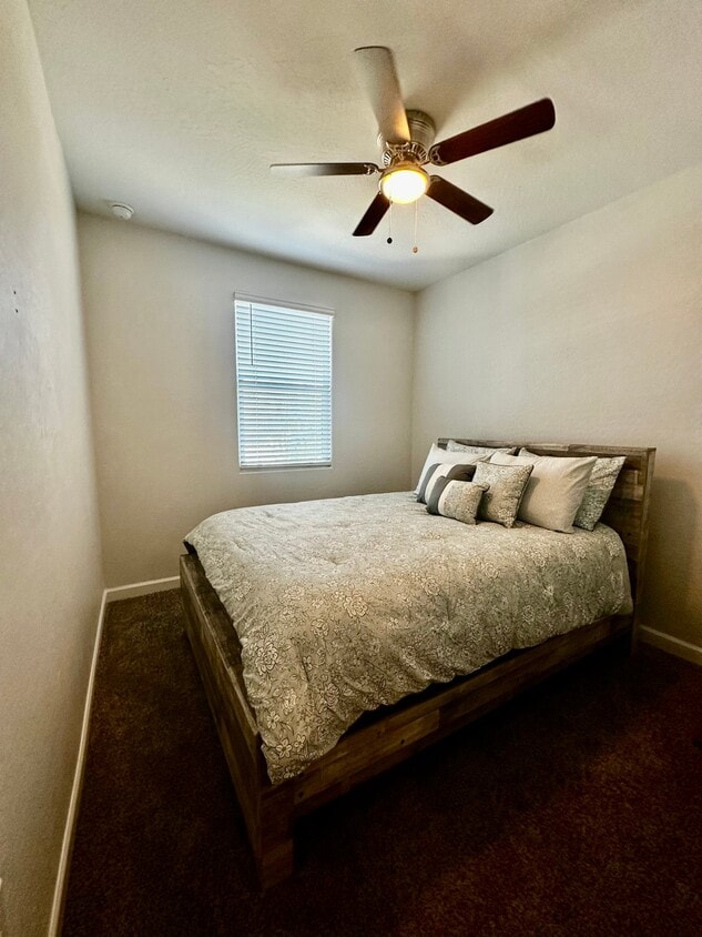 Foto del edificio - 2367 W Shanley Ave