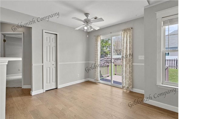 Foto del edificio - "3-Bedroom Retreat with Beautiful Hardwood...