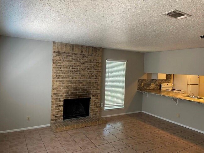 Foto del edificio - 3306 Dunliegh Dr