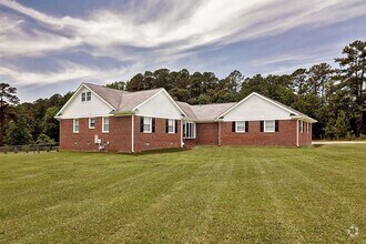 Building Photo - 329 Eddies Ln