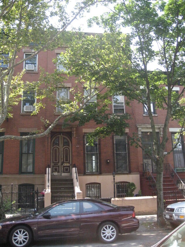 Primary Photo - 388 Dean St