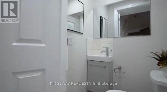 Photo du bâtiment - 2-945 VANCE CRESCENT