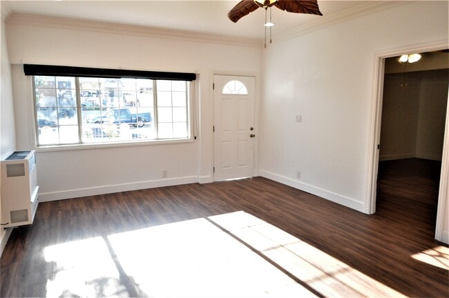 Building Photo - 216 N Grand Ave