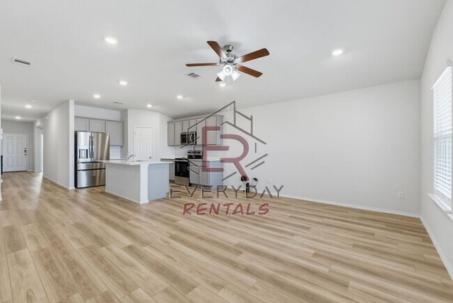 Building Photo - 10022 Avendesora Rd