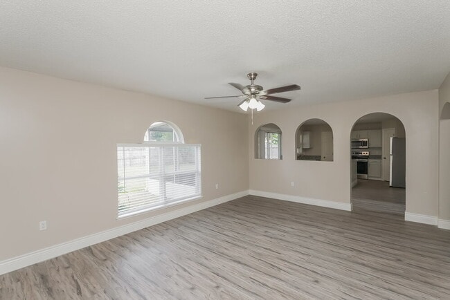 Foto del edificio - 12726 Kings Lake Dr