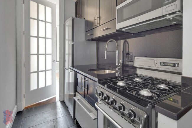 Foto del edificio - 221 Mott St