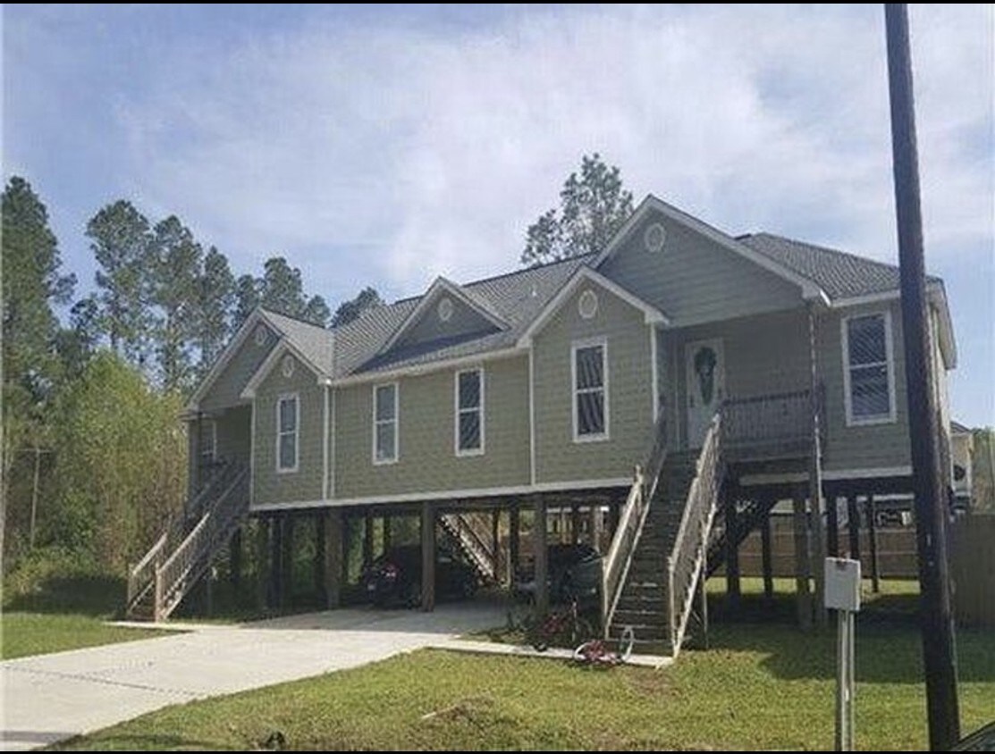 6155 E Lamar St, Bay St. Louis, MS 39520 House Rental in Bay St