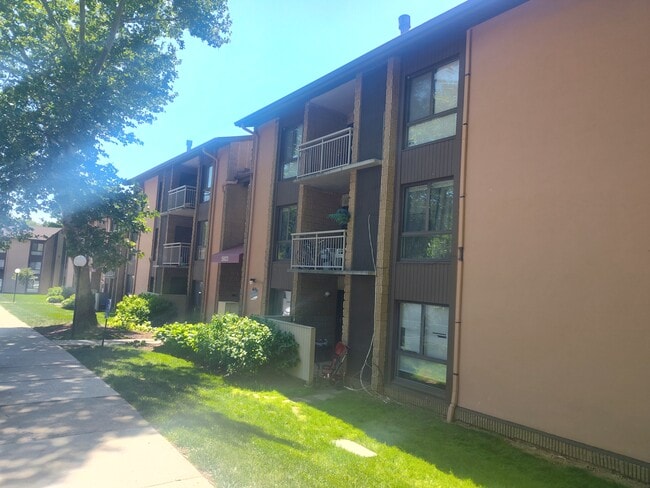 Building Photo - 5923 Tamar Dr