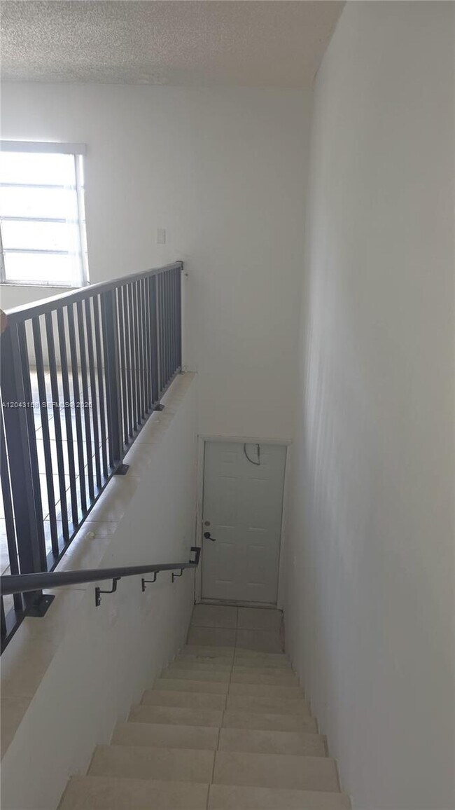 Foto del edificio - 3519 SW 17th Terrace