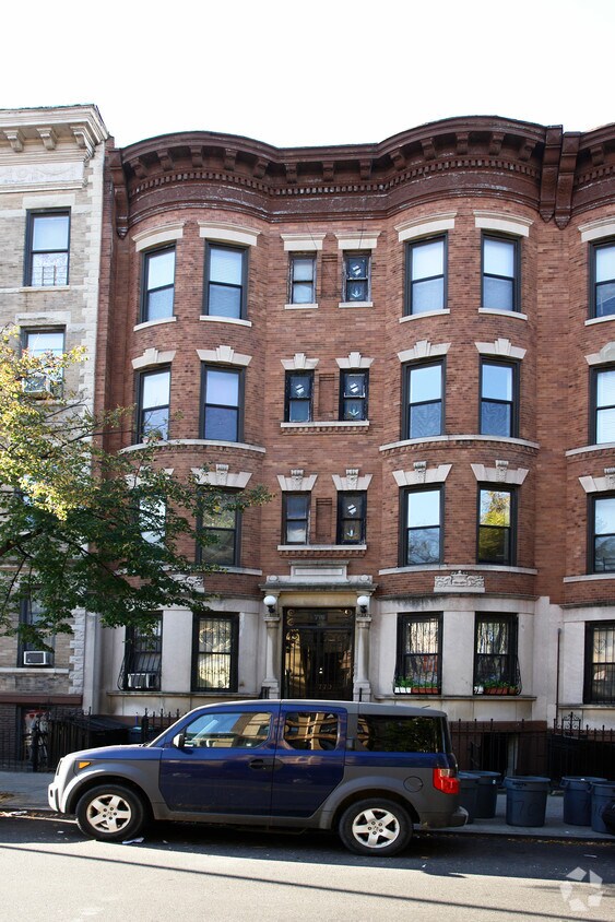 Building Photo - 770 Union St