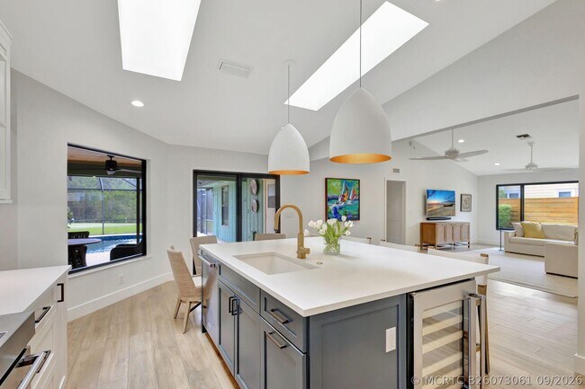 Foto del edificio - 18246 River Oaks Cir