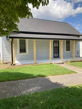 Building Photo - 904 Afton St