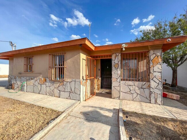 Foto del edificio - 105 Ranch Rd