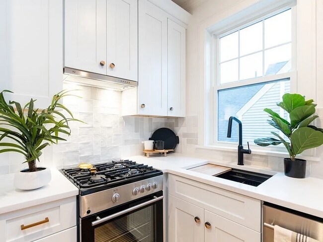 Foto del edificio - Spacious one bedroom one bathroom