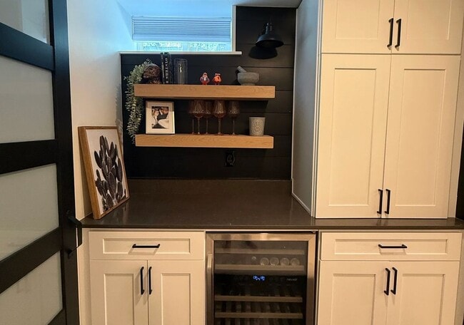 Foto del edificio - 740 Dahlia St