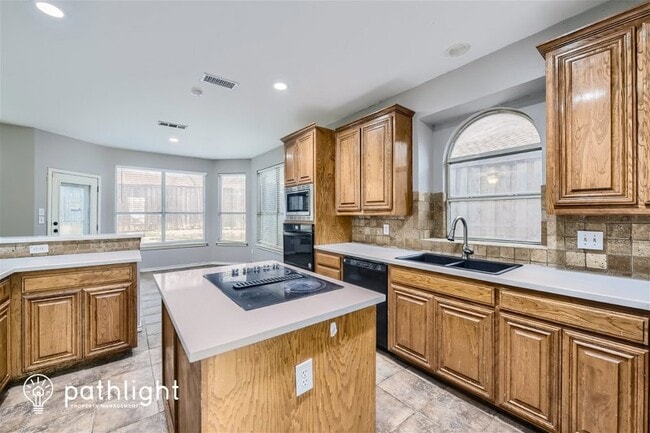 Building Photo - 1705 Clover Hill Rd, Mansfield, TX, 76063