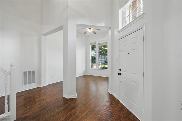 Foto del edificio - 916 Sugarberry Ln