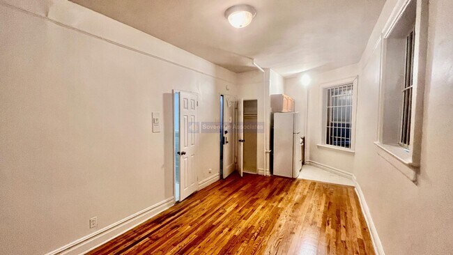 Building Photo - 936 West End Avenue