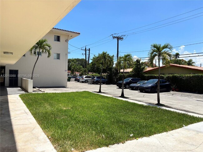 Foto del edificio - 1014 Salzedo St