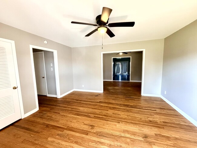 Building Photo - 1711 Clarence Dr