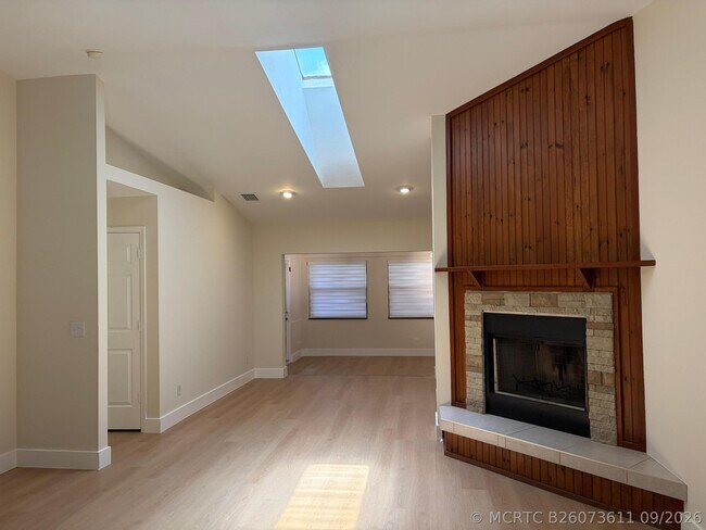 Foto del edificio - 3260 72nd Ave NE