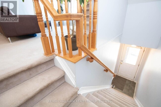 Building Photo - 16 Briston Private