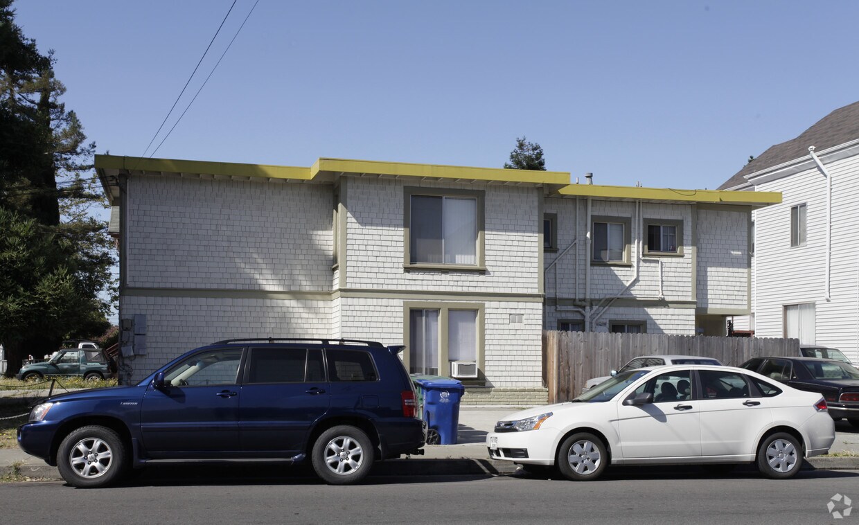 Building Photo - 1649 Everett St