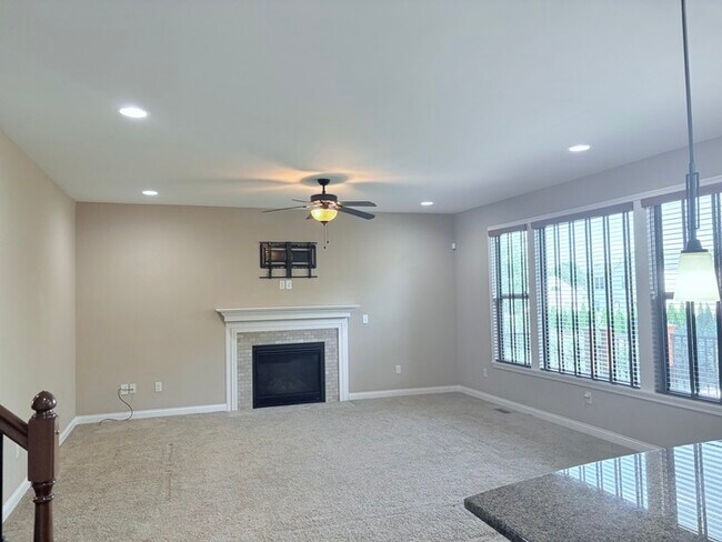 Foto del edificio - Charming 4 beds 2 bath in Lewis Center!