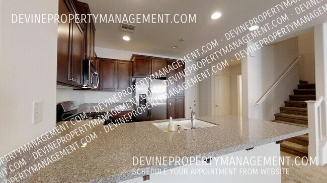 Foto del edificio - 16001 Chase Rd