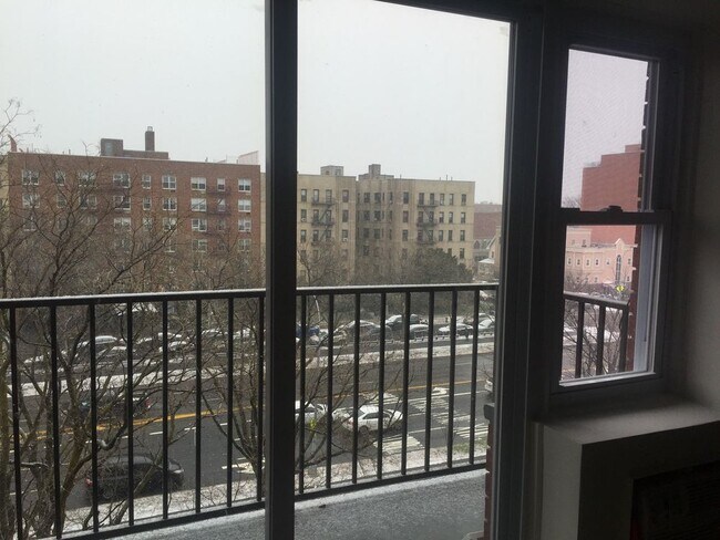 Foto del edificio - 400 Ocean Pkwy