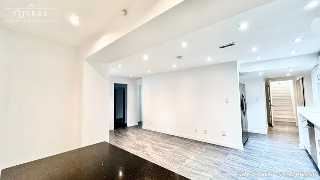 Building Photo - 2-3044 Owls Foot Dr