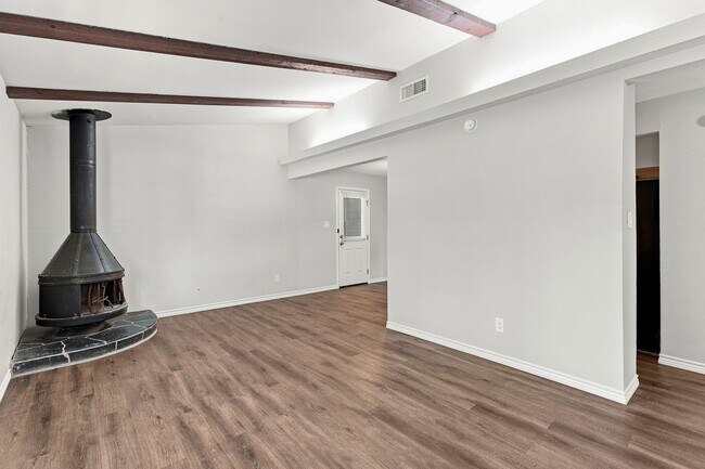 Foto del edificio - 1108 Hazelton St