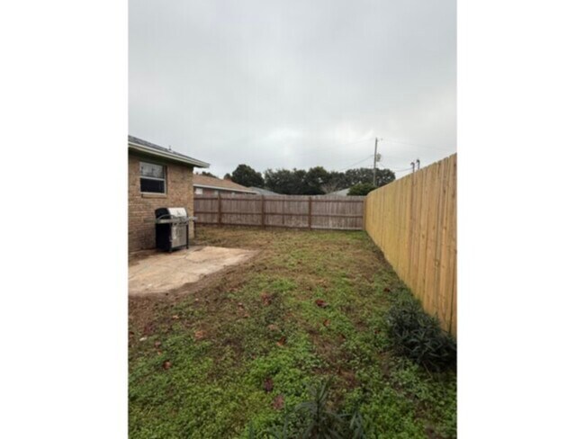 Foto del edificio - 3354 La Leyenda Ct