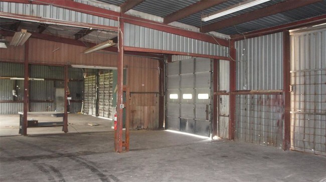 Building Photo - 806 Freeport St