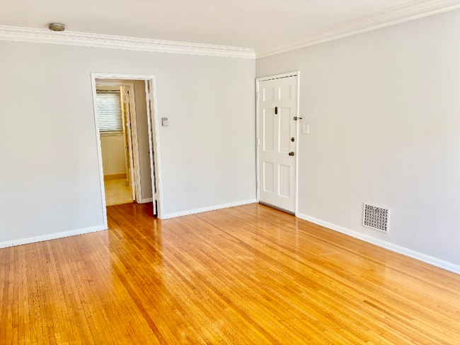 Building Photo - 1271 N Crescent Heights Blvd