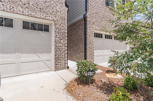 Building Photo - 1452 Villageside Ct