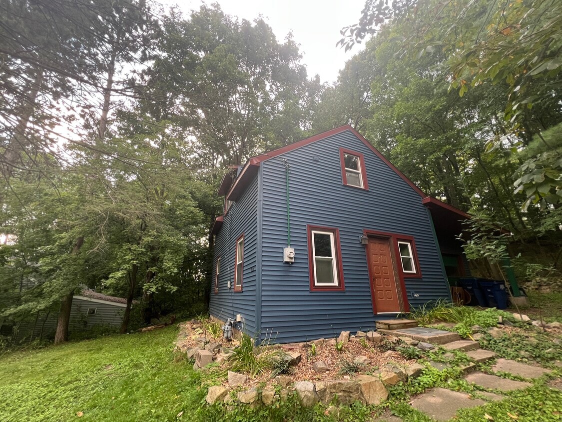 Primary Photo - 816 Brown St