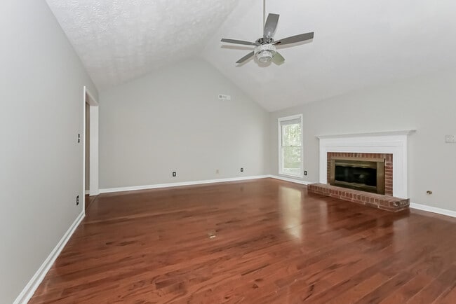 Building Photo - 295 N Oakland Cir