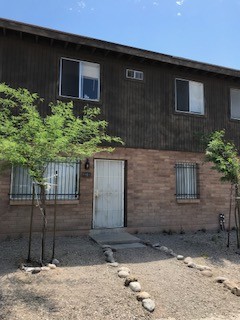 Primary Photo - 1101 E 12th St