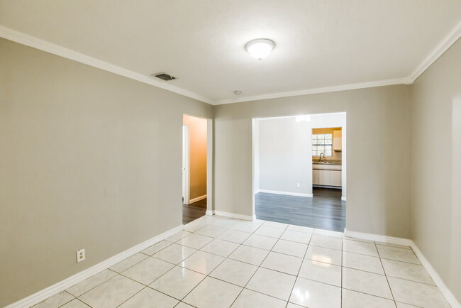 Foto del edificio - 1875 NW 151st St